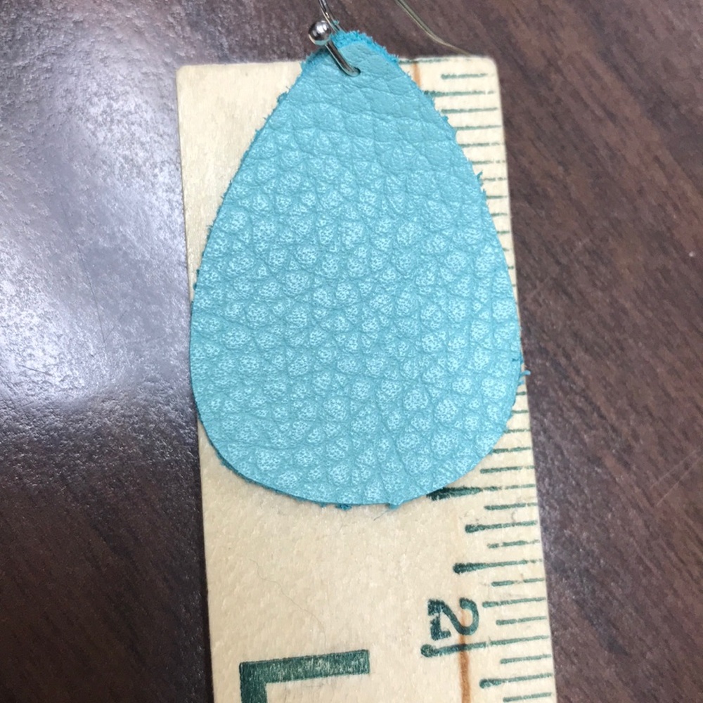 Turquoise leather earrings - Picture 2 of 2
